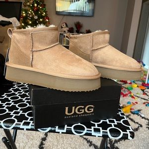 Ugg ultra mini platform US 7/EU 38
